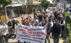 Aydın’da emekliler yetmeyen maaş için yürüdü