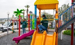 Kuşadası'nda Çocuk Parkları bahara hazırlanıyor