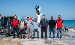 Kuşadası Belediyesinden sahil bandında yoğun mesai