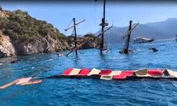 Marmaris’te gezi teknesi battı, yolcular tahliye edildi