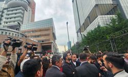 CHP Genel Merkezi'ne icra memurları geldi