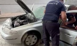 Efeler'de park halindeyken alev aldı