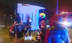 Yolcu otobüsü devrildi! 3 kişi öldü, 31 kişi yaralandı