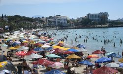 Kuşadası bayram tatilinde doldu taştı