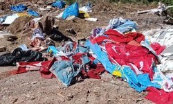 Karacasu’da skandal görüntü: Türk Bayrakları çöpte bulundu