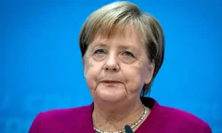 Almanya'da gündem: Merkel'in makyaj masrafları