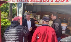Başkan Yetişkin'den vatandaşlara çay ikramı