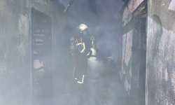 Aydın'da korkutan ev yangını: Yaşlı kadın son anda kurtarıldı