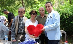 Efeler’de Anneler Günü Şenliği coşkusu: Pınarbaşı bayram yerine döndü