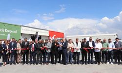 Kutsi, Nez ve Ferda Anıl Yarkın Söke'de sahneye çıkmadı