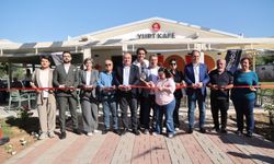 Efeler’de gençlere yeni yaşam alanı: Yurt Kafe ve Işıklı Parkı açıldı
