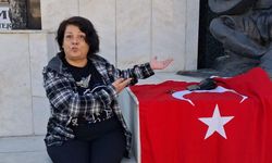 İncirliova’da Atatürk büstü için tek başına bayraklı eylem
