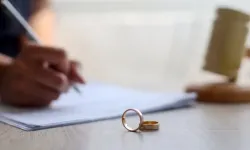 Cimrilik hem boşanma hem de tazminat sebebi