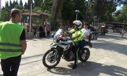 Efeler'de kimliği kaybolan genç, sınava son anda yetişti
