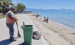 Kuşadası'da bayramtatilinde 3 bin 67 ton çöp toplandı