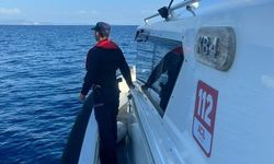 Kuşadası'nda kayalık alanda mahsur kalan şahıs kurtarıldı