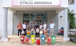 Efeler'de minik çevreciler ödüllerine kavuştu