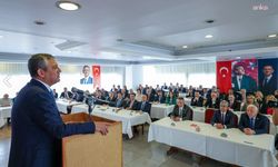 Özgür Özel,  oy birliğiyle YENİ Parti’nin genel başkanı seçildi