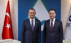 Ali Babacan 'dan Özgür Özel'e tebrik telefonu