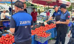 Efeler’deki pazarlarda etiket ve fiyat denetimi yapıldı