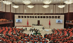 TBMM Genel Kurulu'nda CHP'li Emir ile AK Partili Çelik arasında emekli aylığı tartışması