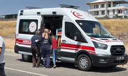 Diyarbakır’da engellileri taşıyan midibüs ile otomobilin çarpıştı: 19 kişi yaralandı