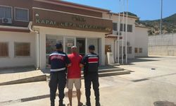 10 yıl hapis cezası bulunan hükümlü Kuşadası'nda yakalandı