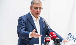İZBB Başkanı Tugay geçtiğimiz günlerde ayrıldığı CHP WhatsApp grubuna yeniden eklendi