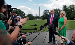 Trump, basın sözcüsünün görevden ayrılacağını açıkladı
