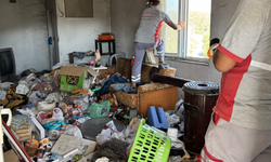 İstifa eden imamın "çöp evi" belediye tarafından temizlendi