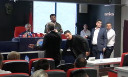 Menderes Belediye Başkan Vekili seçiminde yumruklu kavga