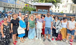 İzmir'de öğrenci velilerinden "okul taşıma" kararlarına tepki