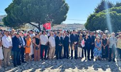YENİ Parti Foça İlçe Başkanlığı açılışında AK Parti'ye geçen Foça Belediye Başkanına tepki
