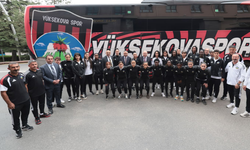 Bakan Güler, Yüksekova Spor Kadın Futbol Takımı ile bir araya geldi