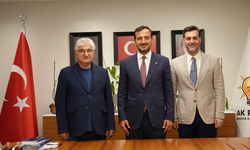 CHP'den istifa eden 4 Üsküdar Belediye Meclis Üyesi AK Parti'ye katıldı