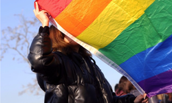 Ankara’da LGBTİ+ soruşturmasında gazeteci Tuğba Tekerek ve 7 Kaos GL üyesi tutuklandı