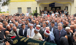 Eski İzmir Büyükşehir Belediye Başkanı son yolculuğuna uğurlandı