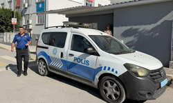 İlkokul öğrencisinin çantasından tabanca çıktı