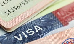 EB-3 Vizesi: İşveren Sponsorluğuyla Green Card'a Giden Üç Şeritli Yol