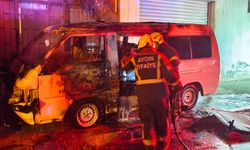 Nazilli’de minibüs yandı! Yangın yanındaki araca sıçradı