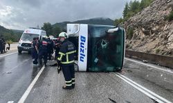Isparta-Antalya Dereboğazı yolunda otobüs devrildi: 1 ölü, 8 yaralı