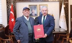 Kendisi okula gidemedi, 8 derslikli anaokulu yaptırıyor
