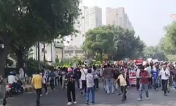 Hindistan'da “hamam böceği” protestosunda binlerce kişi gözaltına alındı