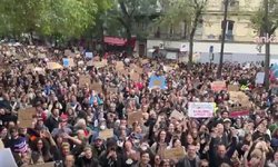 Fransa’da protestoların ardından kısmi sokağa çıkma yasakları