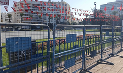 İzmir'de meydanlarda polis önlemi