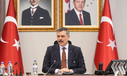 Enkaz altında kalan 3 vatandaşa ulaşmak için çalışmalar sürüyor