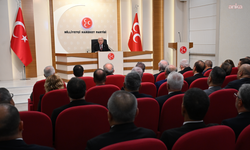 Bahçeli, partisinin il başkanlarıyla bir araya geldi