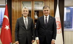 AK Parti'ye katılan Cemil Tugay'dan Murat Kurum ve Ömer Bolat'a ziyaret