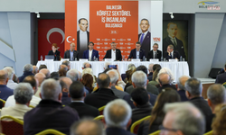 Özgür Özel, Ayvalık'ta iş insanlarıyla bir araya geldi
