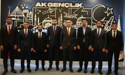 AK Parti Aydın'da gençlik kollarında görev değişimi